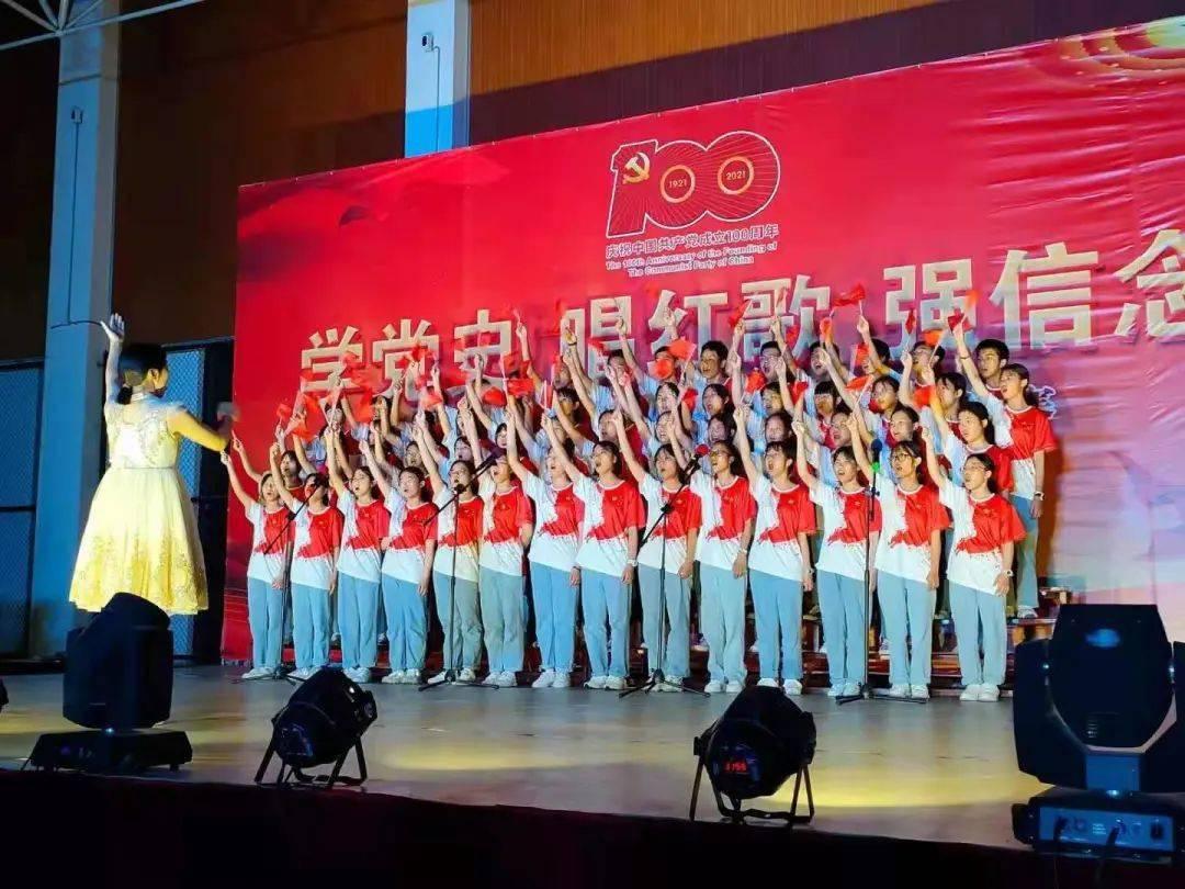 逃离空旷大街